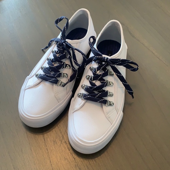 Tommy Hilfiger Sneakers - Picture 1 of 5